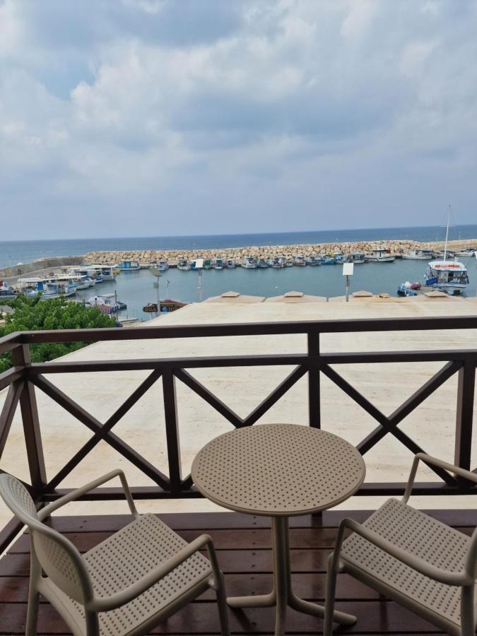 Y & P Latchi Hotel ภายนอก รูปภาพ